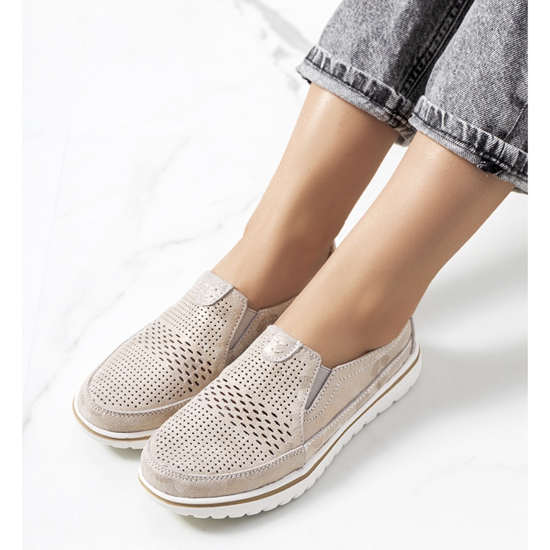 Zapatos de piel beige Wiggen dorado 1