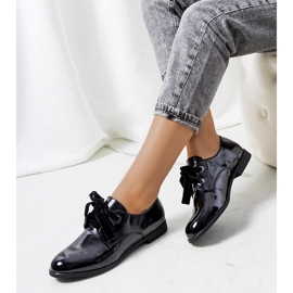 Zapatos lacados en negro de Munter 2