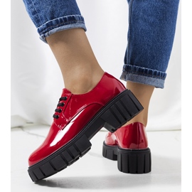 Zapatos lacados en rojo de Eileen 2