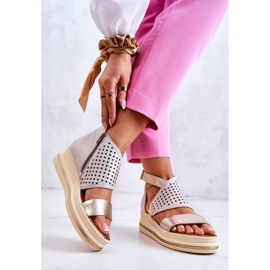Sandalias Piel Cuña Maciejka 05356-25 Beige y Dorado 2