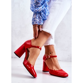 PG1 Bombas lacadas de moda en una barra maorí roja rojo 3