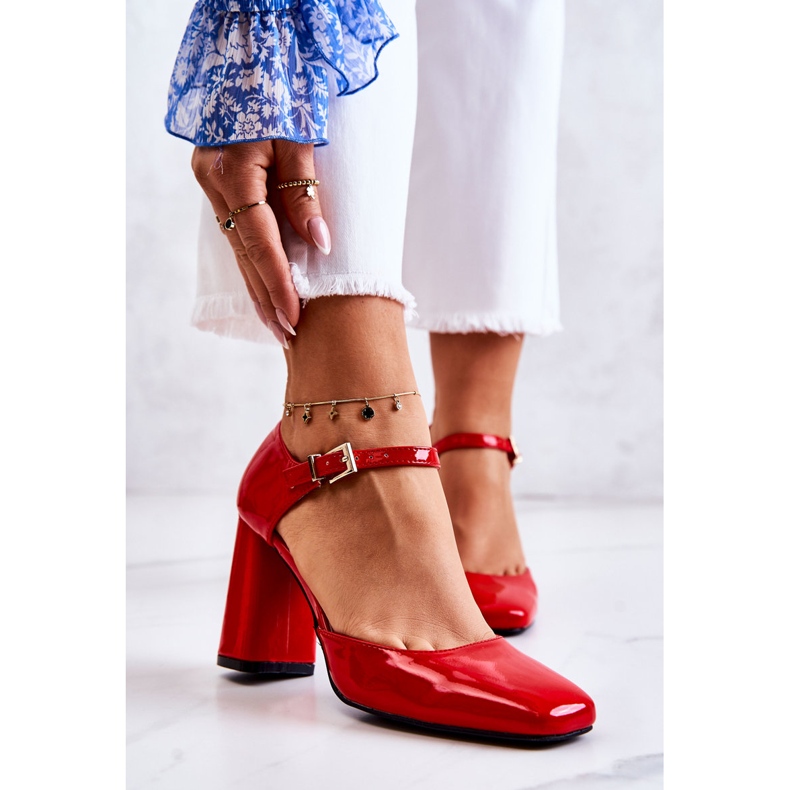 PG1 Bombas lacadas de moda en una barra maorí roja rojo 2