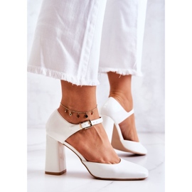 PG1 Bombas lacadas de moda en una barra blanca maorí blanco 4