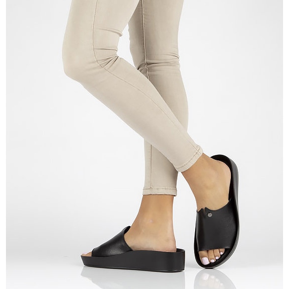 Zapatillas de piel Filippo DK2059/22 Bk negro 1