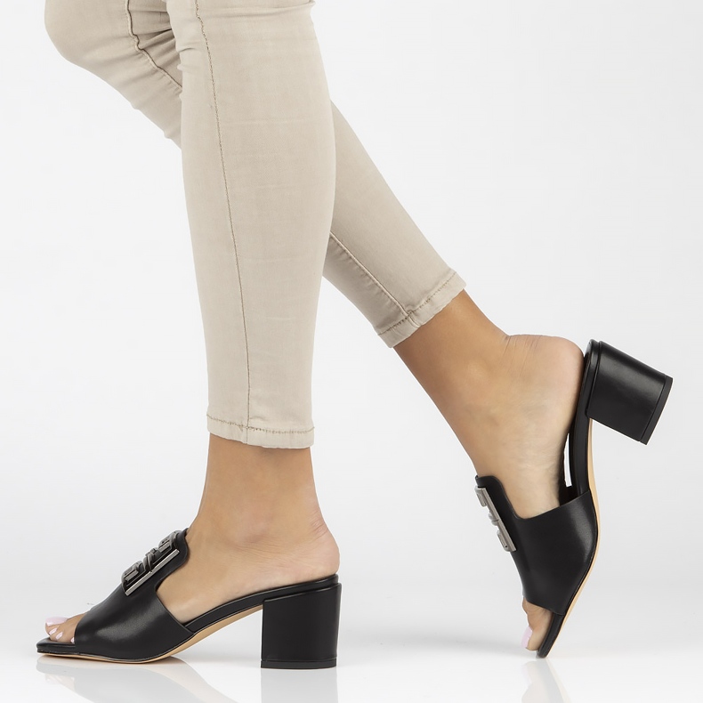 Babuchas de piel Filippo DK3731/22 Bk negro 1