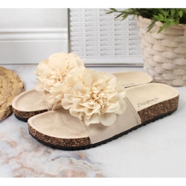Pantuflas Beige Con Flores En eVento 2