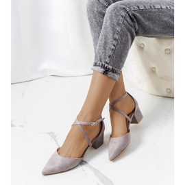 Bombas grises en el poste de Terra 1 Bombas grises en el poste de Terra 1