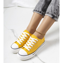 Zapatillas amarillas en la plataforma Wessel amarillo 1