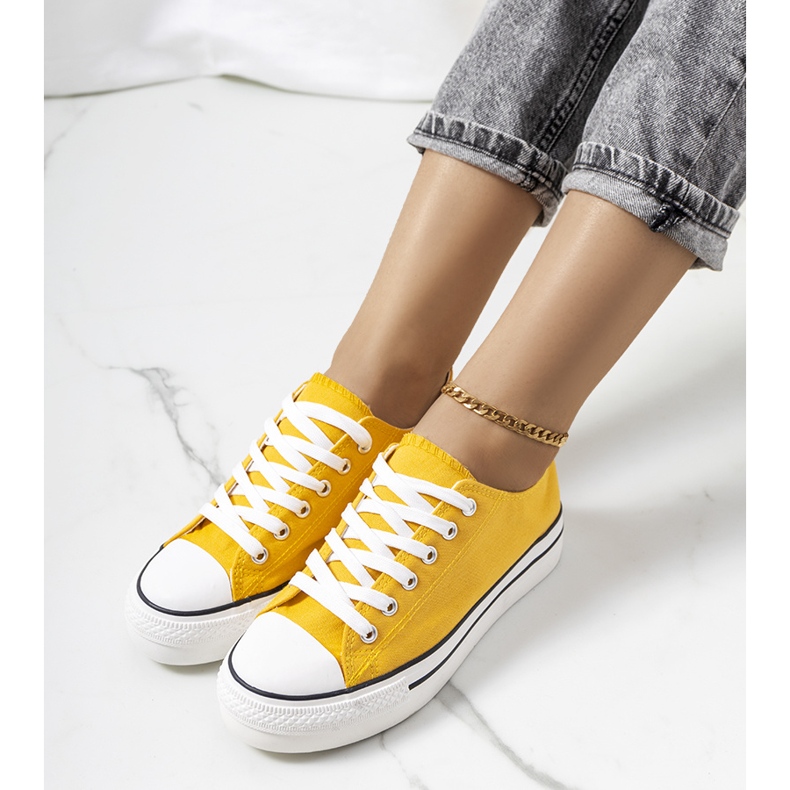 Zapatillas amarillas en la plataforma Wessel amarillo 1