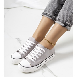 Zapatillas grises en la plataforma Wessel 1