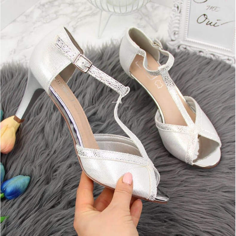 Elegantes sandalias plateadas con puntera abierta W Filippo 1