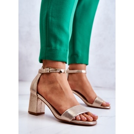 Vinceza Sandalias de mujer de moda en un tacón dorado Lucida 4