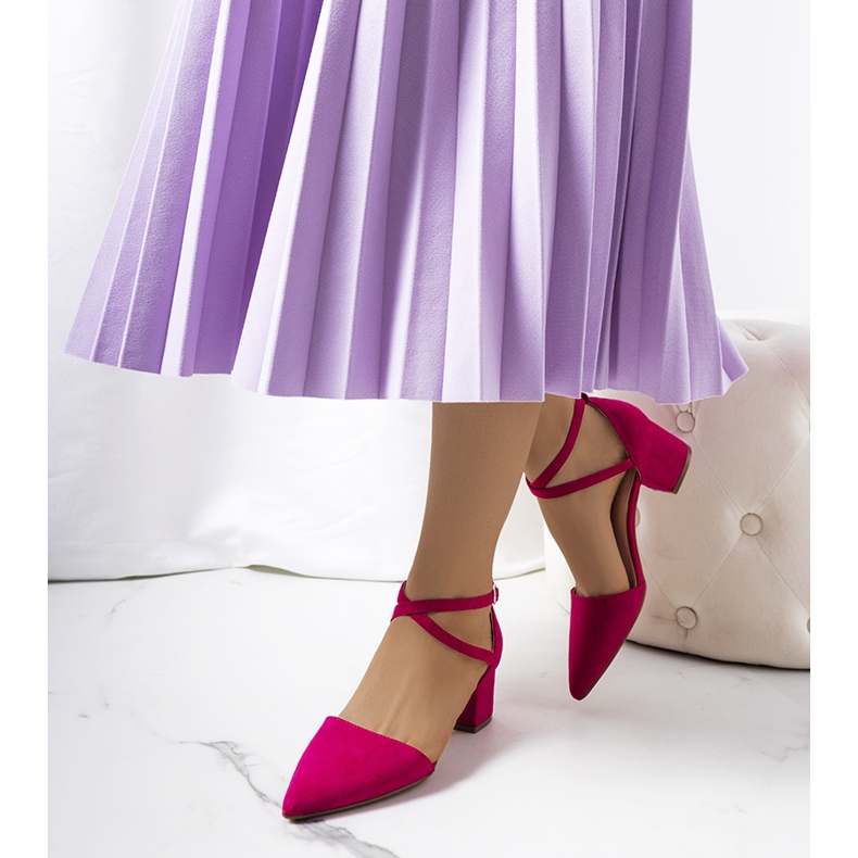 Bombas rosas en el puesto de Hyde rosado 1