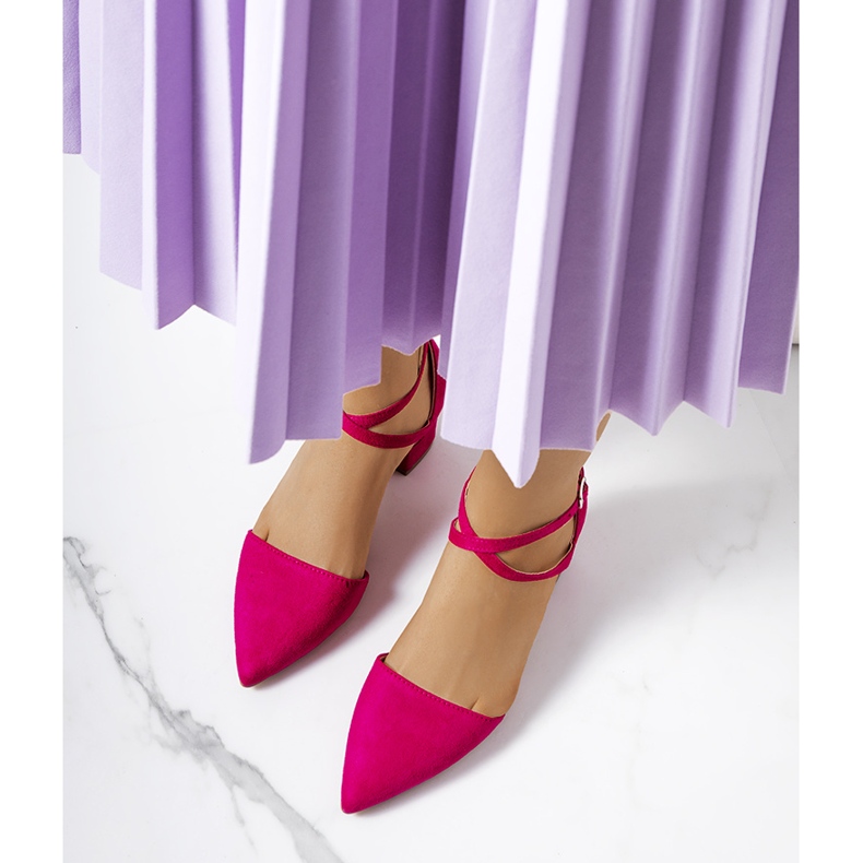 Bombas rosas en el puesto de Hyde rosado 2