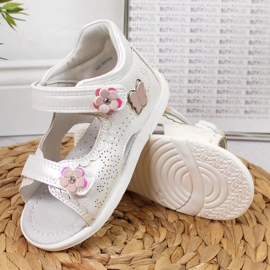Sandalias blancas con velcro En el Club Americano blanco 3