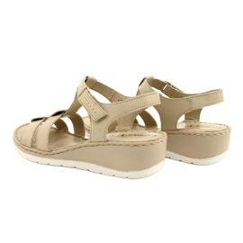 Sandalias cómodas de piel Caprice 28152-28 443 Beige 5