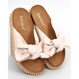 Chanclas sobre suela Lane Beige decorada 4