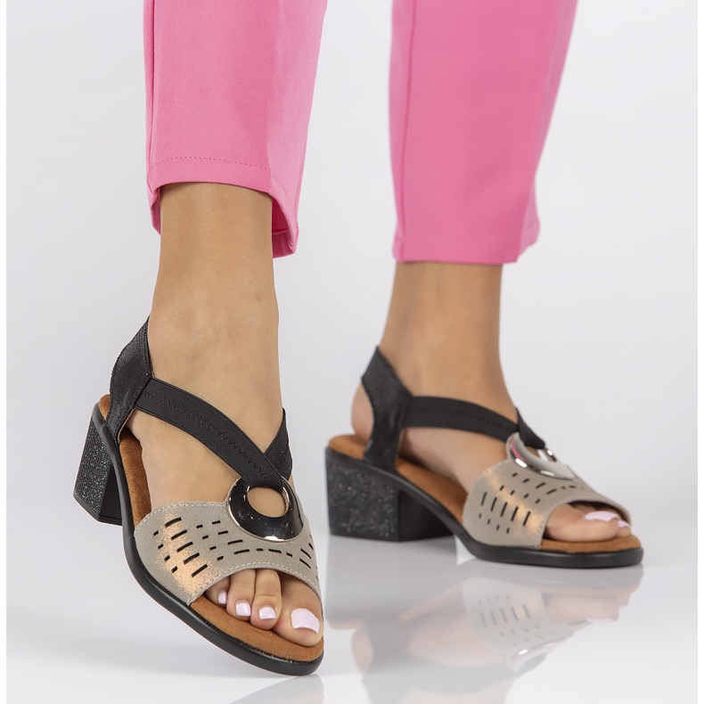 Sandalias de piel Filippo DS2308/22 Bk Go negro y dorado 1