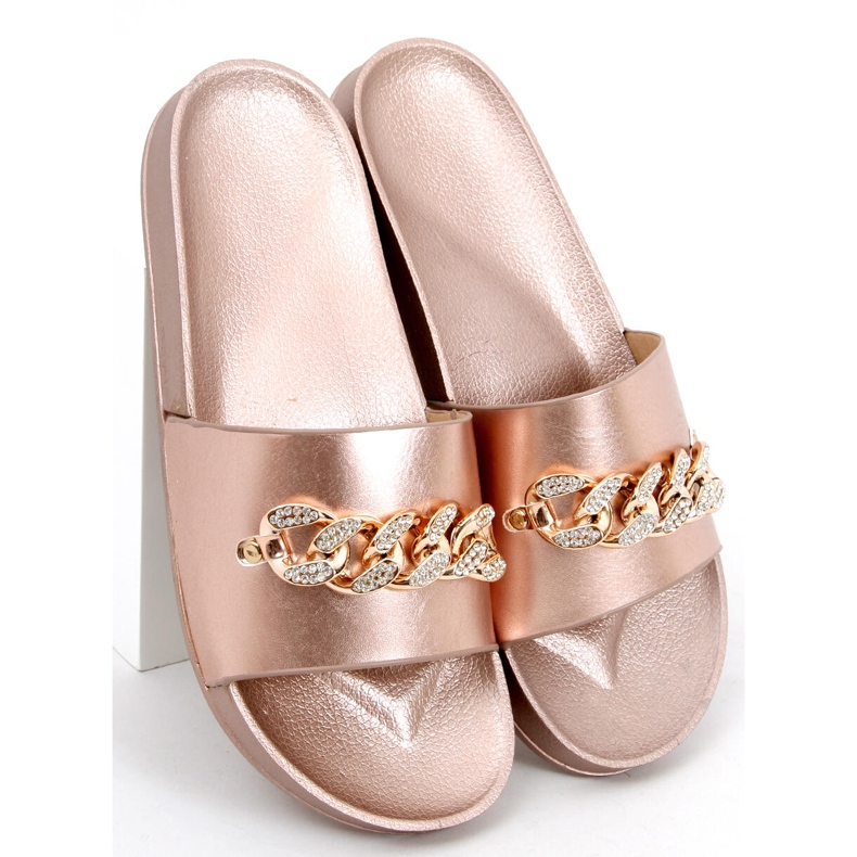 Babuchas Tilia Champagne con cadena rosa 1