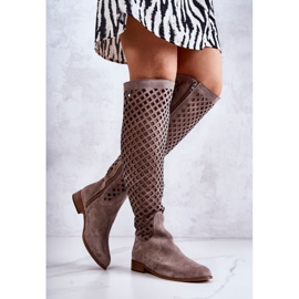 PA2 Botines Arinna de ante beige oscuro con estampado calado marrón 2
