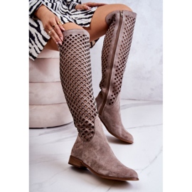 PA2 Botines Arinna de ante beige oscuro con estampado calado marrón 3