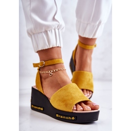 Vinceza Sandalias Mujer Cuña Ante Amarillo Cortena 4