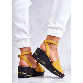Vinceza Sandalias Mujer Cuña Ante Amarillo Cortena 5