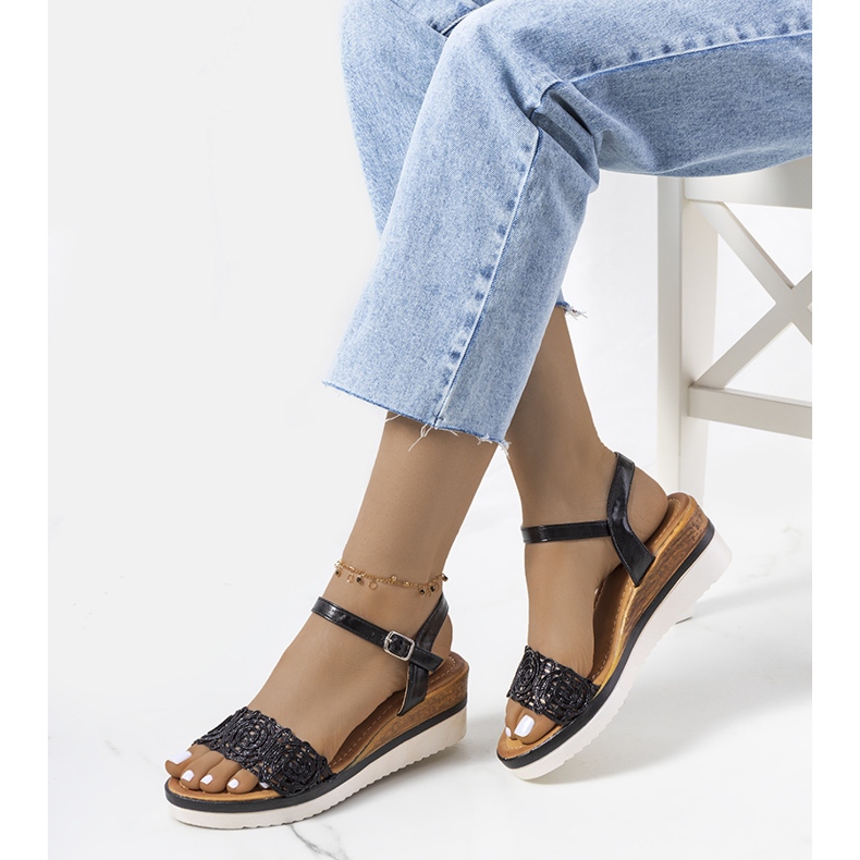 Sandalias negras con tira decorativa Kirk negro 1