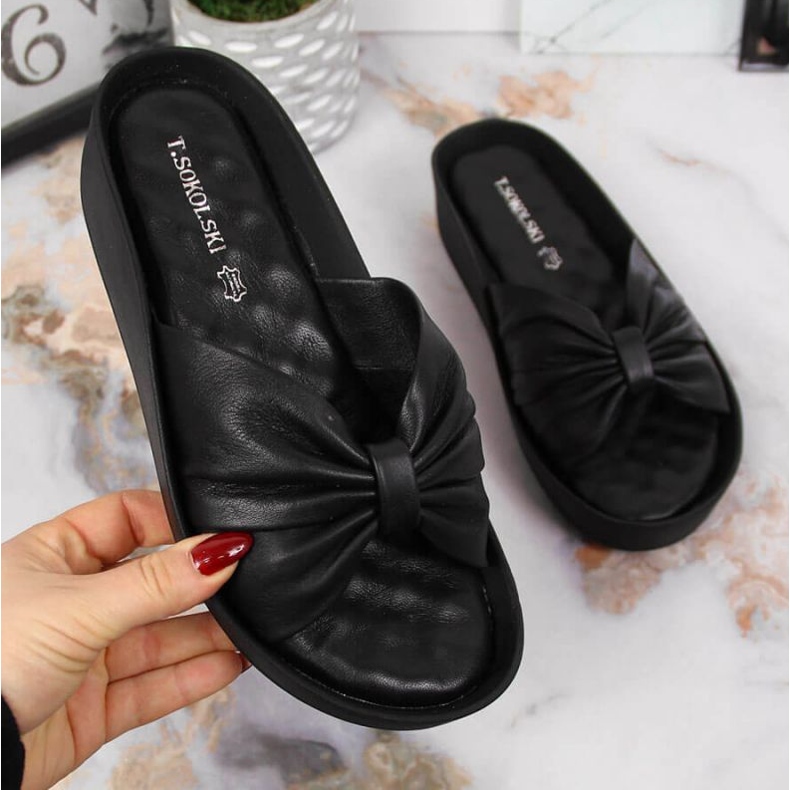 Babuchas de piel con cuña T.Sokolski W SCA162A negro 1
