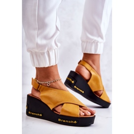 Vinceza Sandalias Mujer Con Velcro Amarillo Amaze 4