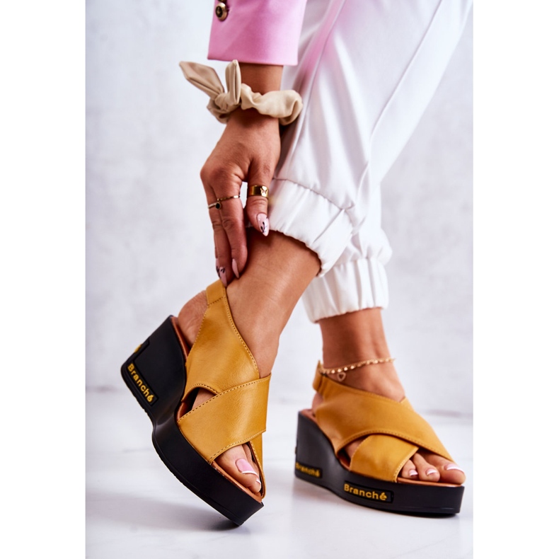 Vinceza Sandalias Mujer Con Velcro Amarillo Amaze 2