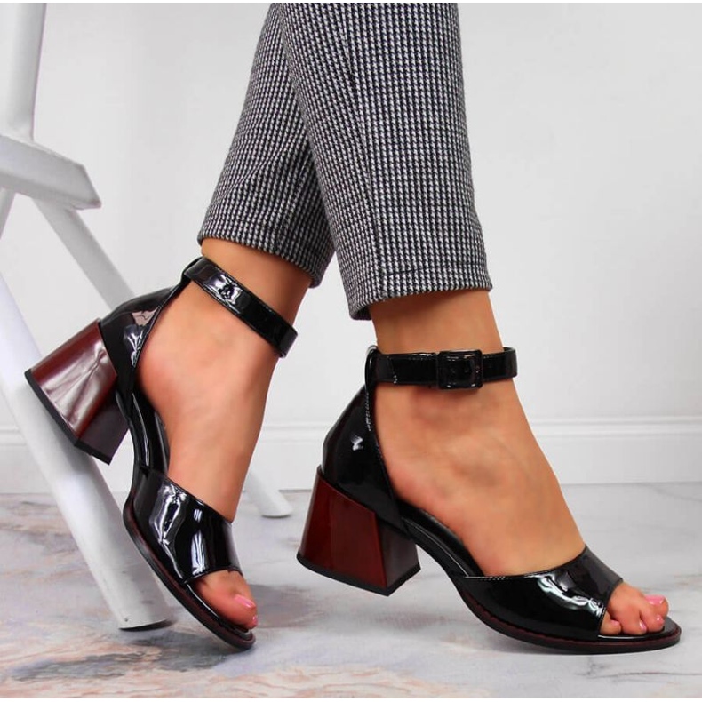 Sandalias de piel en el puesto, barnizado Filippo W PAW351 negro 2