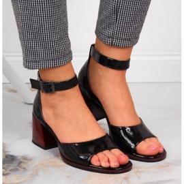 Sandalias de piel en el puesto, barnizado Filippo W PAW351 negro 3