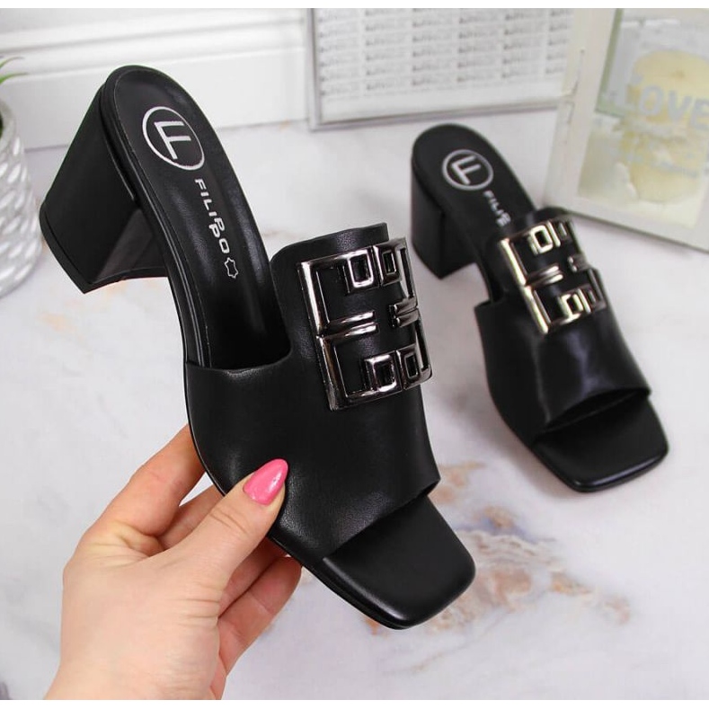 Zapatillas de cuero en el puesto Filippo W PAW353 negro 1