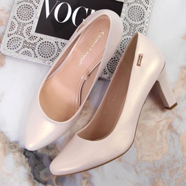 Bombas en un poste nacarado de Sergio Leone beige 5