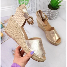 Sandalias mujer alpargatas en cuñas doradas eVento dorado 4