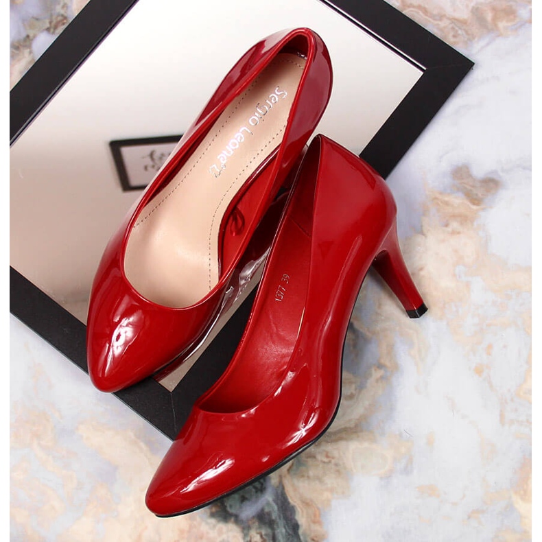 Salón lacado rojo Sergio Leone 1