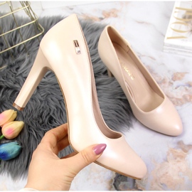 Bombas en el post beige perla Sergio Leone 2