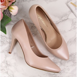 Bombas en un stiletto beige perla Sergio Leone 5