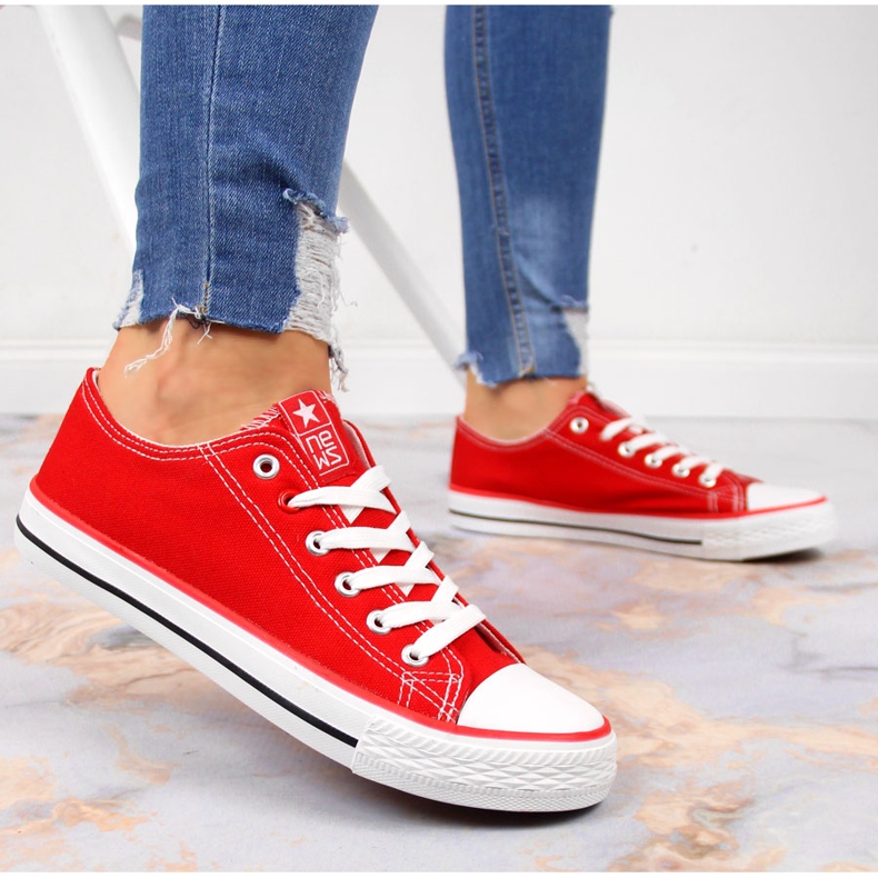 News Deportivas bajas de tejido rojo NOVEDADES 2