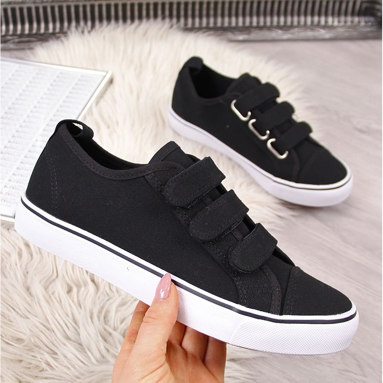 Deportivas bajas Atletico de tejido con velcros en negro 2