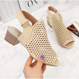 Sandalias mujer beige caladas Sabatina 3
