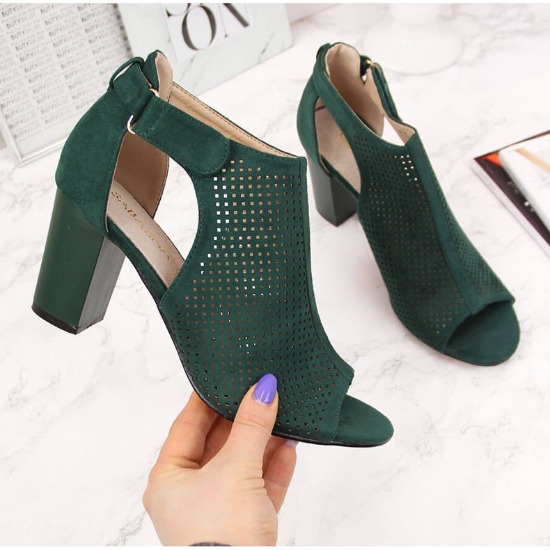 Sandalias de mujer Sabatina verde con velcro 1