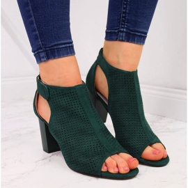 Sandalias de mujer Sabatina verde con velcro 5