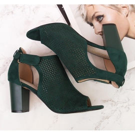 Sandalias de mujer Sabatina verde con velcro 2