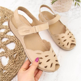 Sandalias de mujer en piel con cuña beige Helios 4011 4