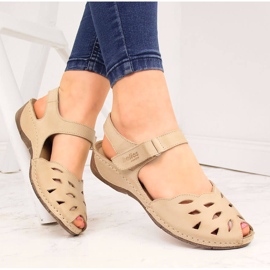 Sandalias de mujer en piel con cuña beige Helios 4011 1