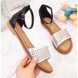 Sandalias mujer con remaches negro y plata Filippo 2
