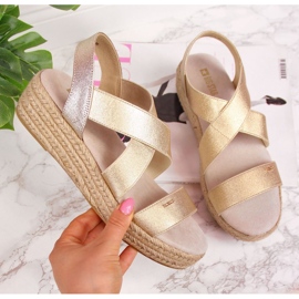 Alpargatas sandalias de mujer en la plataforma dorada Big Star HH274414 dorado 2
