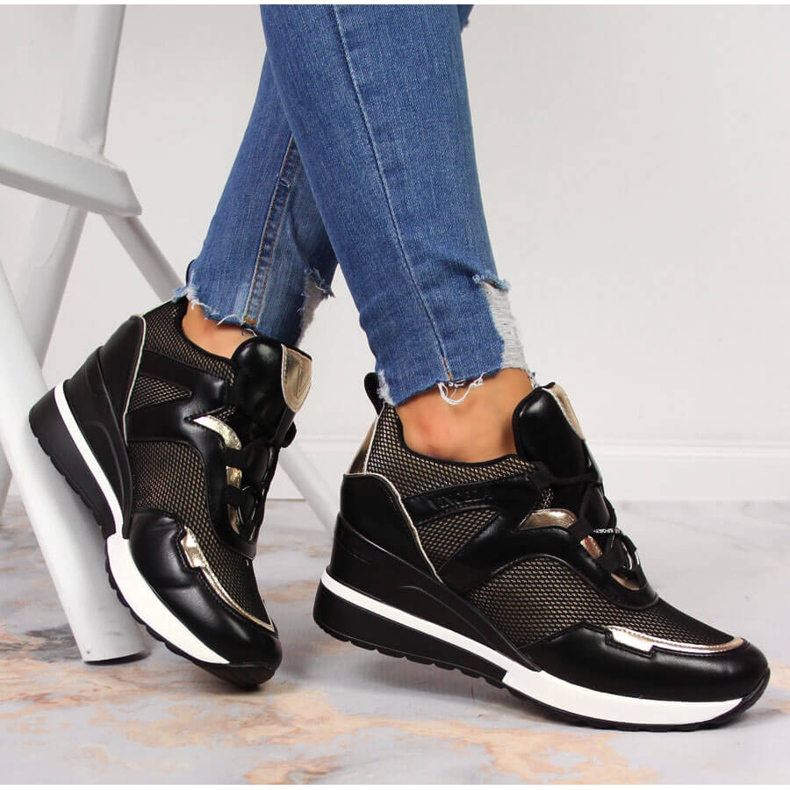 Deportivas mujer cuña negras Vinceza negro dorado 1